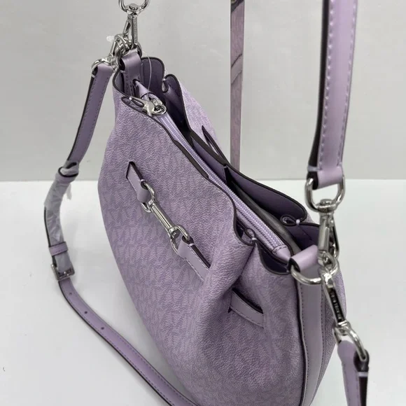 MICHAEL KORS Carson Md Sign Logo Convertible Bucket Cross Shoulder
Lt Quartz
NWT - Picture 12 of 16